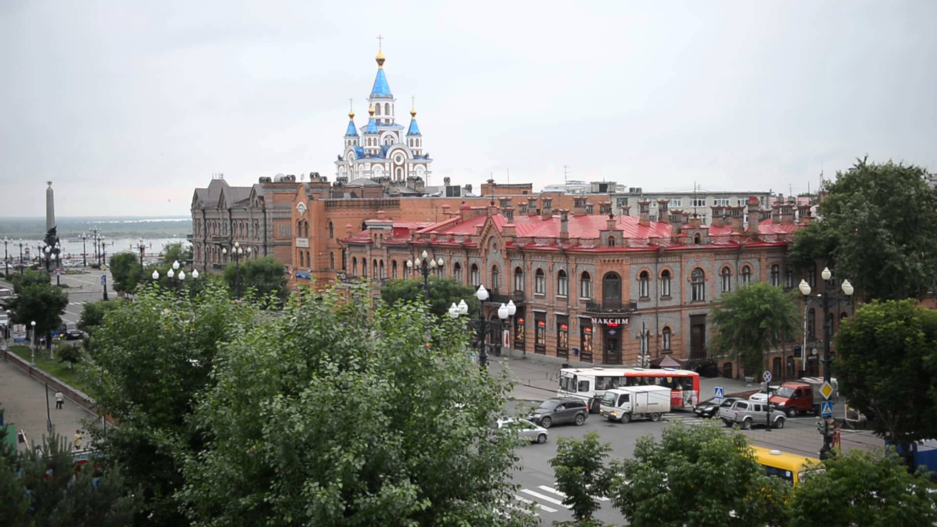 Хабаровское время. Хабаровск. Комсомольская площадь Хабаровск вид на Амур. Хабаровск вид с м-Амурского. Хабаровск лето улицы.