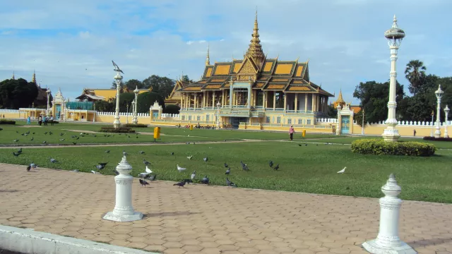 Pnompenis, Kambodža